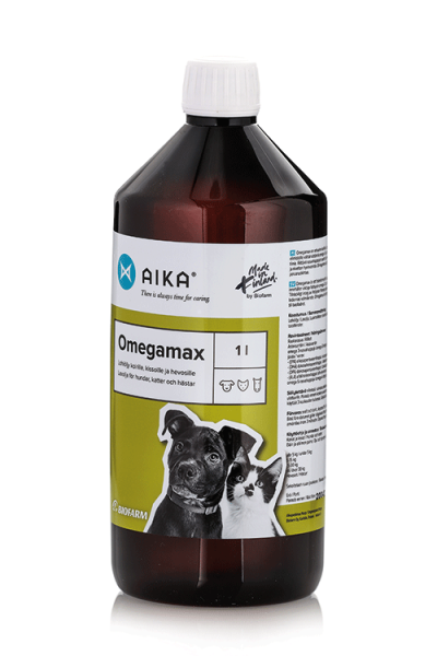 Aika Omegamax laxolja for hundar, katter & hästar i en brun 1-liters plastflaska med gul och vit etikett