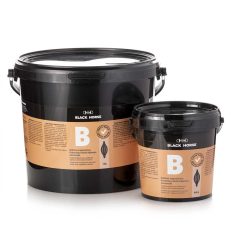 Black Horse B-vitaminpreparat är en mångsidig, B-vitaminhaltig kompletteringsfoder för hästar. Den innehåller för hästen nödvändiga B-vitaminer.